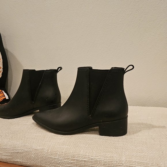 Jeffrey Campbell Mist - pointed rain bootie - matte black - Picture 5 of 9